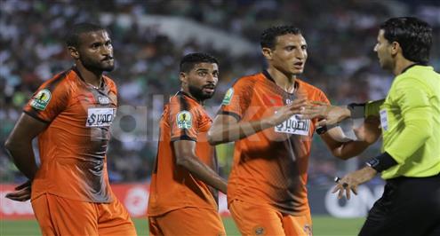 الاتحاد التونسي يطلب من "كاف" جلسة استماع حول أحداث مباراة الصفاقسي ونهضة بركان 